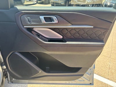 2025 Ford Explorer Platinum