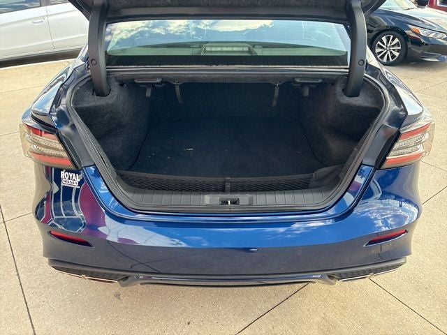 2023 Nissan Maxima SV