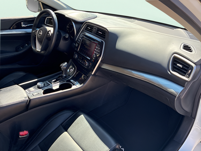 2023 Nissan Maxima SV