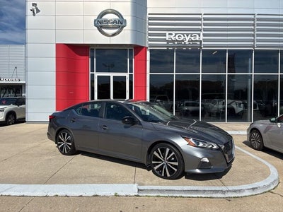 2022 Nissan Altima SR
