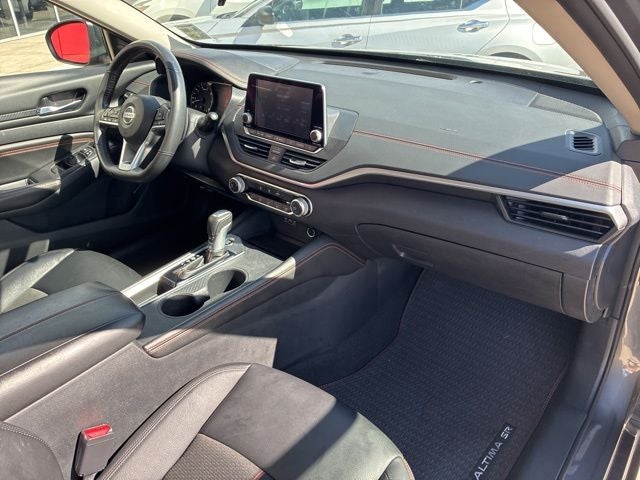2022 Nissan Altima SR