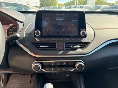 2022 Nissan Altima SR