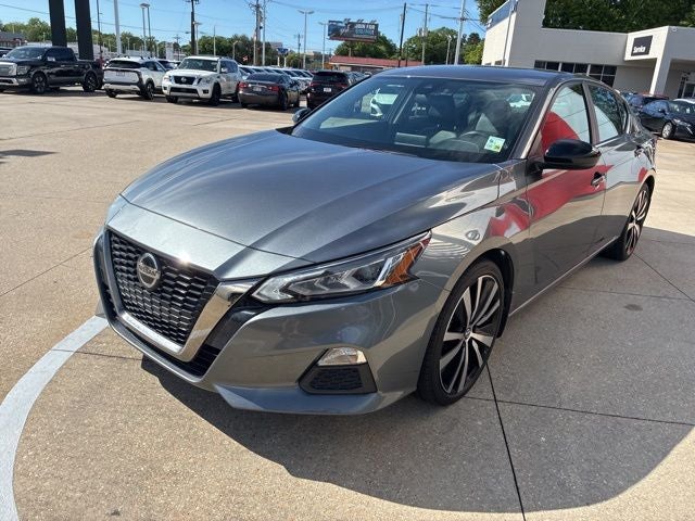 2022 Nissan Altima SR