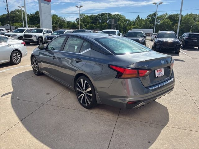2022 Nissan Altima SR