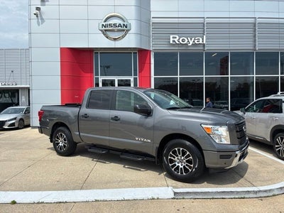 2024 Nissan TITAN Crew Cab SV