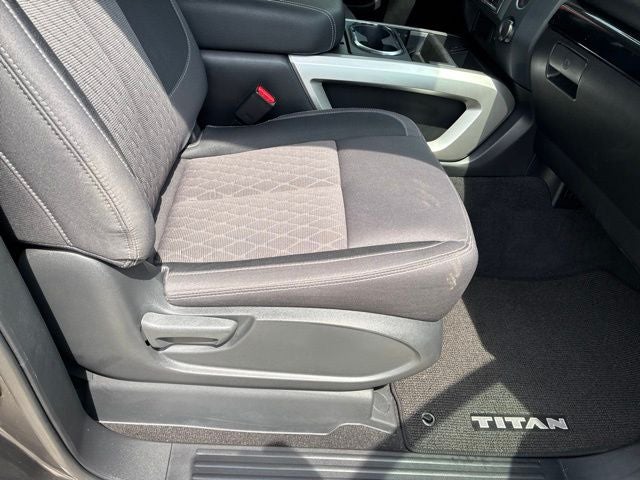 2024 Nissan TITAN Crew Cab SV