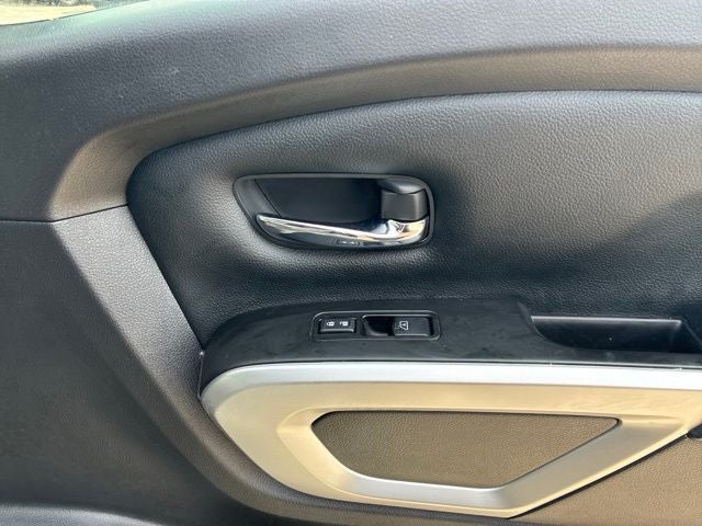2024 Nissan TITAN Crew Cab SV