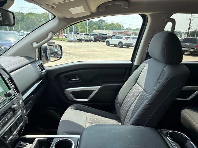 2024 Nissan TITAN Crew Cab SV