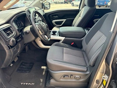 2024 Nissan TITAN Crew Cab SV