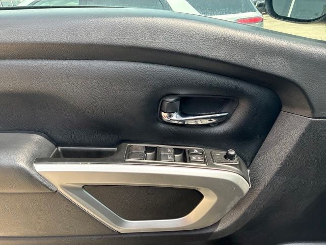2024 Nissan TITAN Crew Cab SV