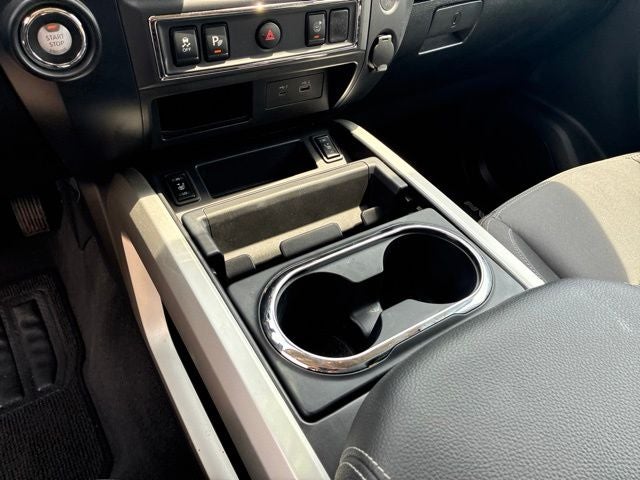 2024 Nissan TITAN Crew Cab SV