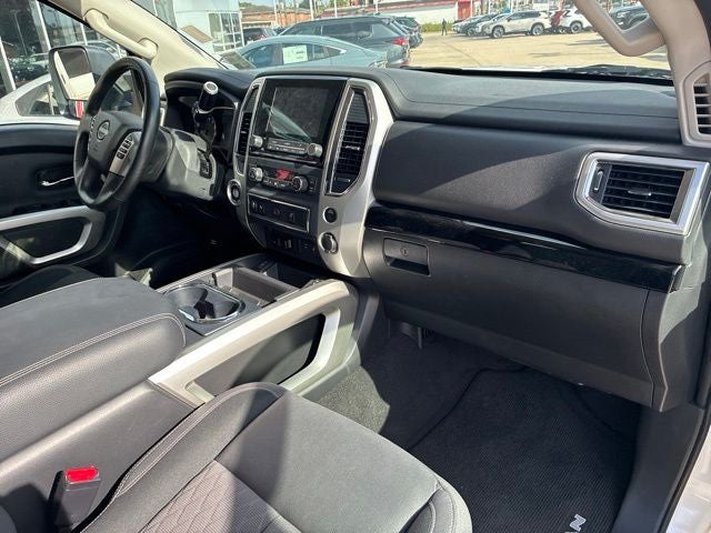 2024 Nissan TITAN Crew Cab SV