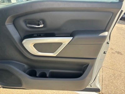 2024 Nissan TITAN Crew Cab SV
