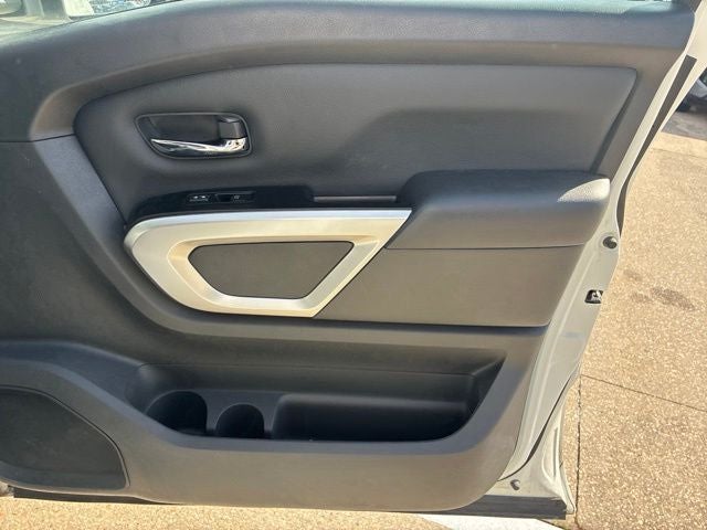 2024 Nissan TITAN Crew Cab SV