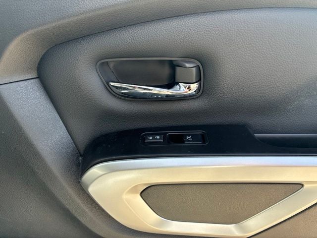 2024 Nissan TITAN Crew Cab SV