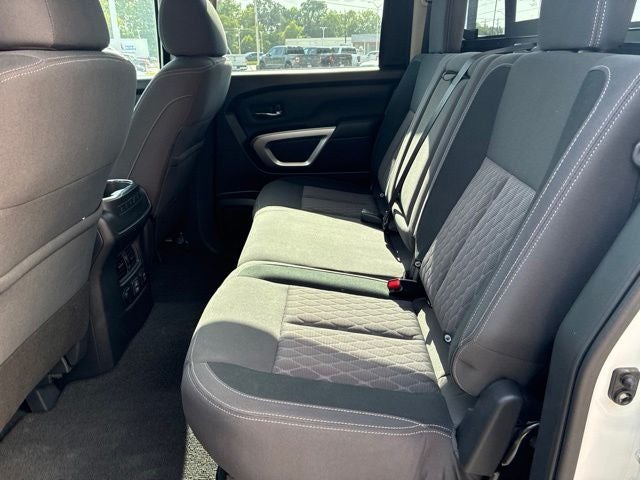 2024 Nissan TITAN Crew Cab SV