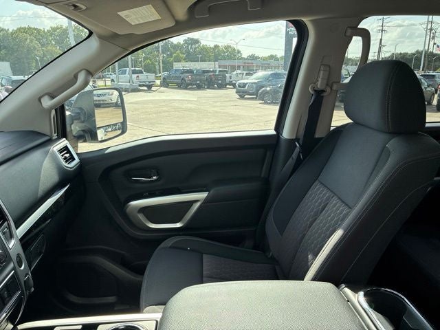 2024 Nissan TITAN Crew Cab SV