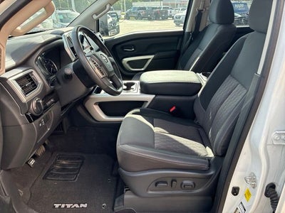 2024 Nissan TITAN Crew Cab SV