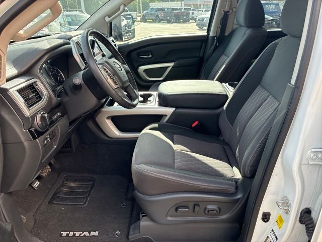 2024 Nissan TITAN Crew Cab SV