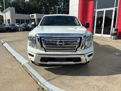 2024 Nissan TITAN Crew Cab SV