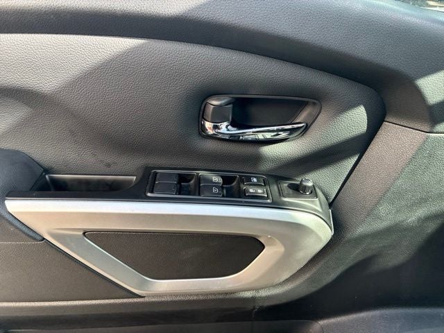2024 Nissan TITAN Crew Cab SV