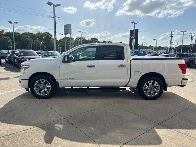 2024 Nissan TITAN Crew Cab SV