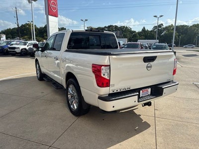 2024 Nissan TITAN Crew Cab SV