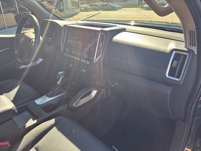 2025 Nissan Frontier Crew Cab SV