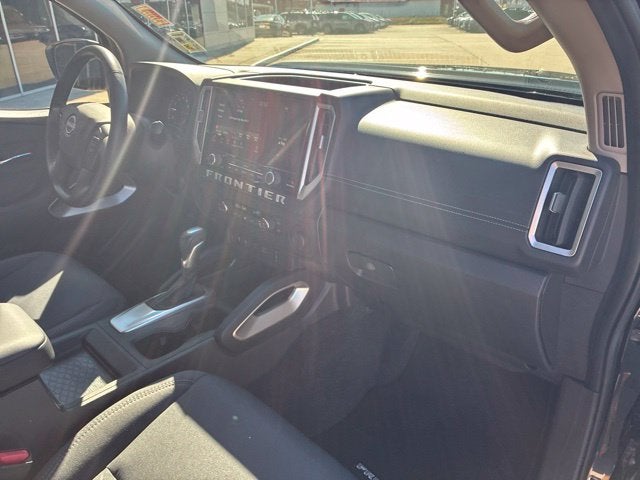 2025 Nissan Frontier Crew Cab SV