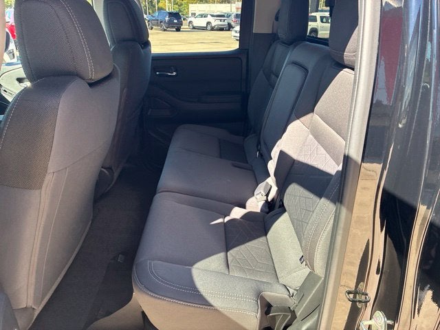 2025 Nissan Frontier Crew Cab SV