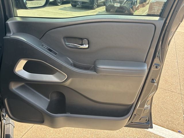 2024 Nissan Frontier Crew Cab SV