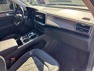 2024 Volkswagen Atlas 2.0T SEL Premium R-Line