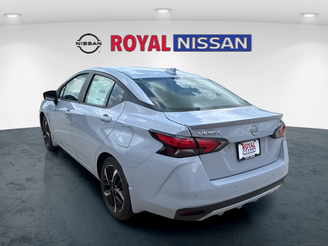 2025 Nissan Versa SR