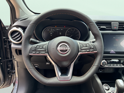 2025 Nissan Versa 1.6 SR