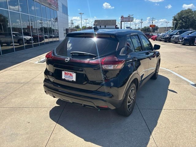 2022 Nissan Kicks S