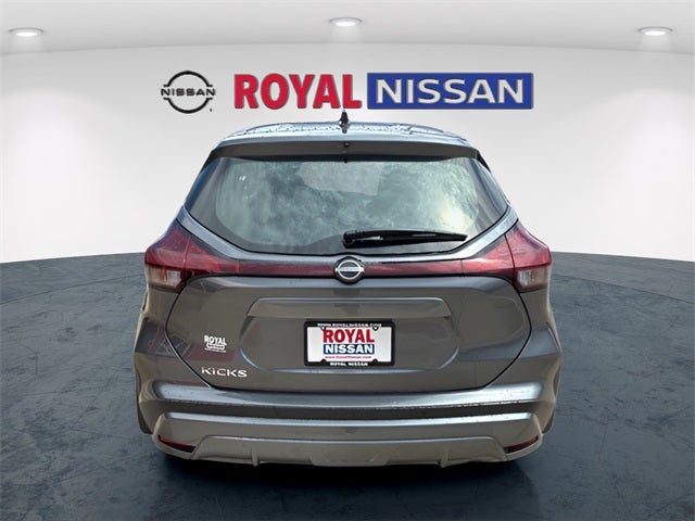 2025 Nissan Kicks Play S