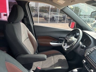 2020 Nissan Kicks SR