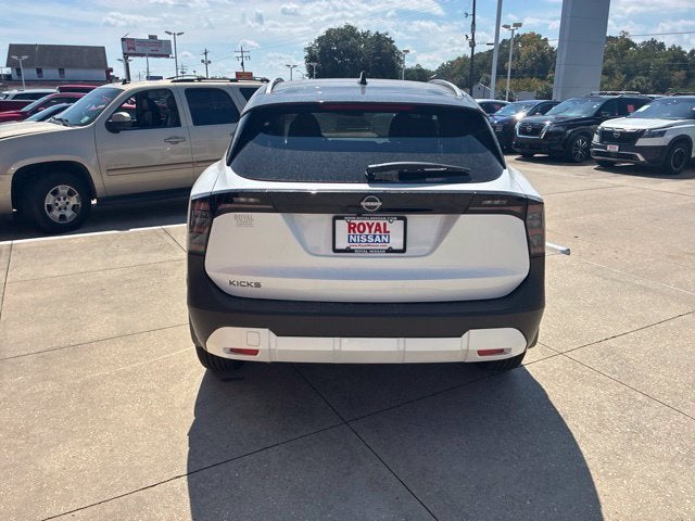 2027 Nissan Kicks SV