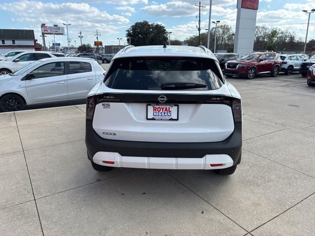 2026 Nissan Kicks SV