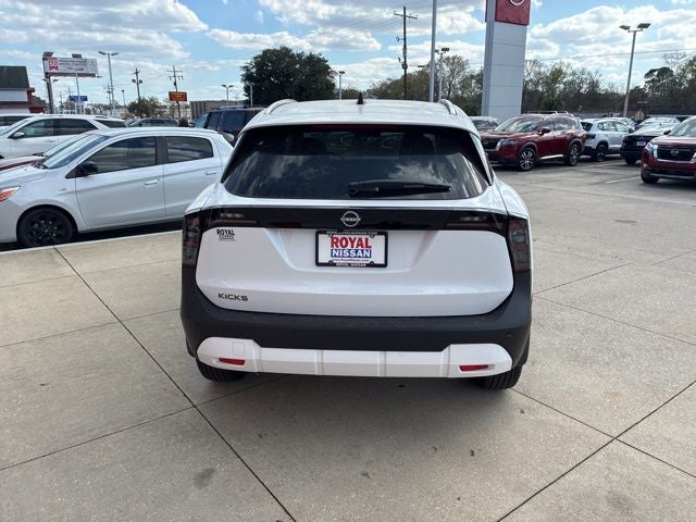 2026 Nissan Kicks SV