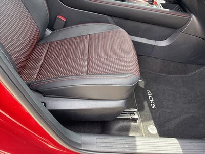 2025 Nissan Kicks SR