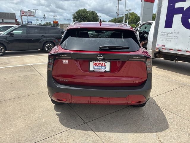 2025 Nissan Kicks SR