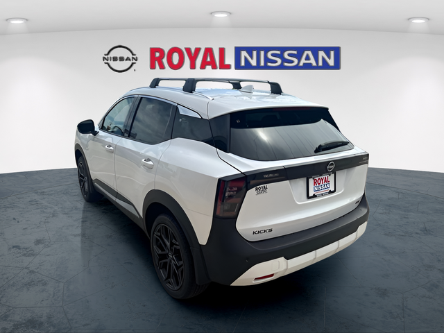 2025 Nissan Kicks SR
