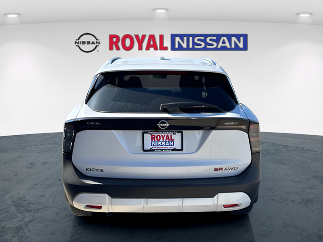 2025 Nissan Kicks SR