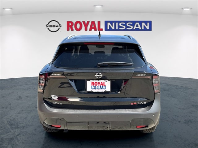 2025 Nissan Kicks SR