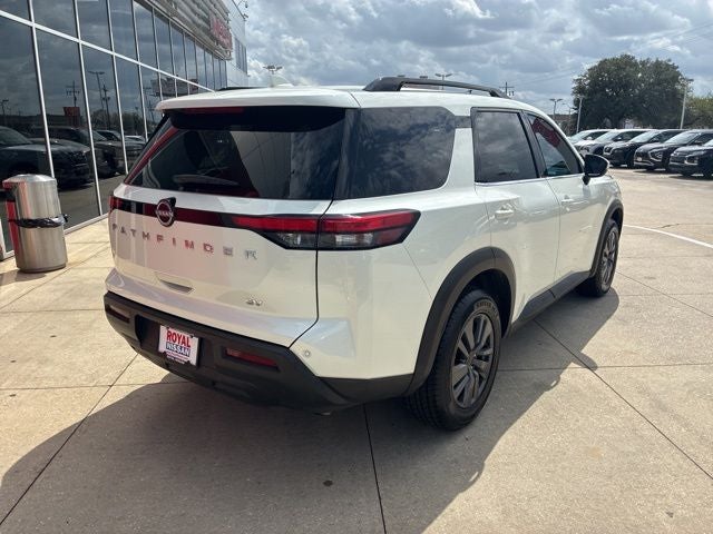 2024 Nissan Pathfinder SV