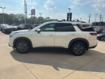 2024 Nissan Pathfinder SV