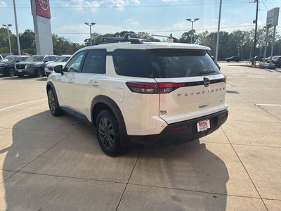 2024 Nissan Pathfinder SV