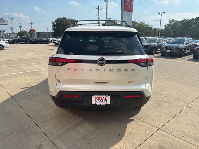 2024 Nissan Pathfinder SV