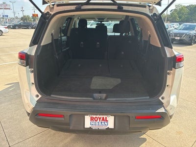 2024 Nissan Pathfinder SV